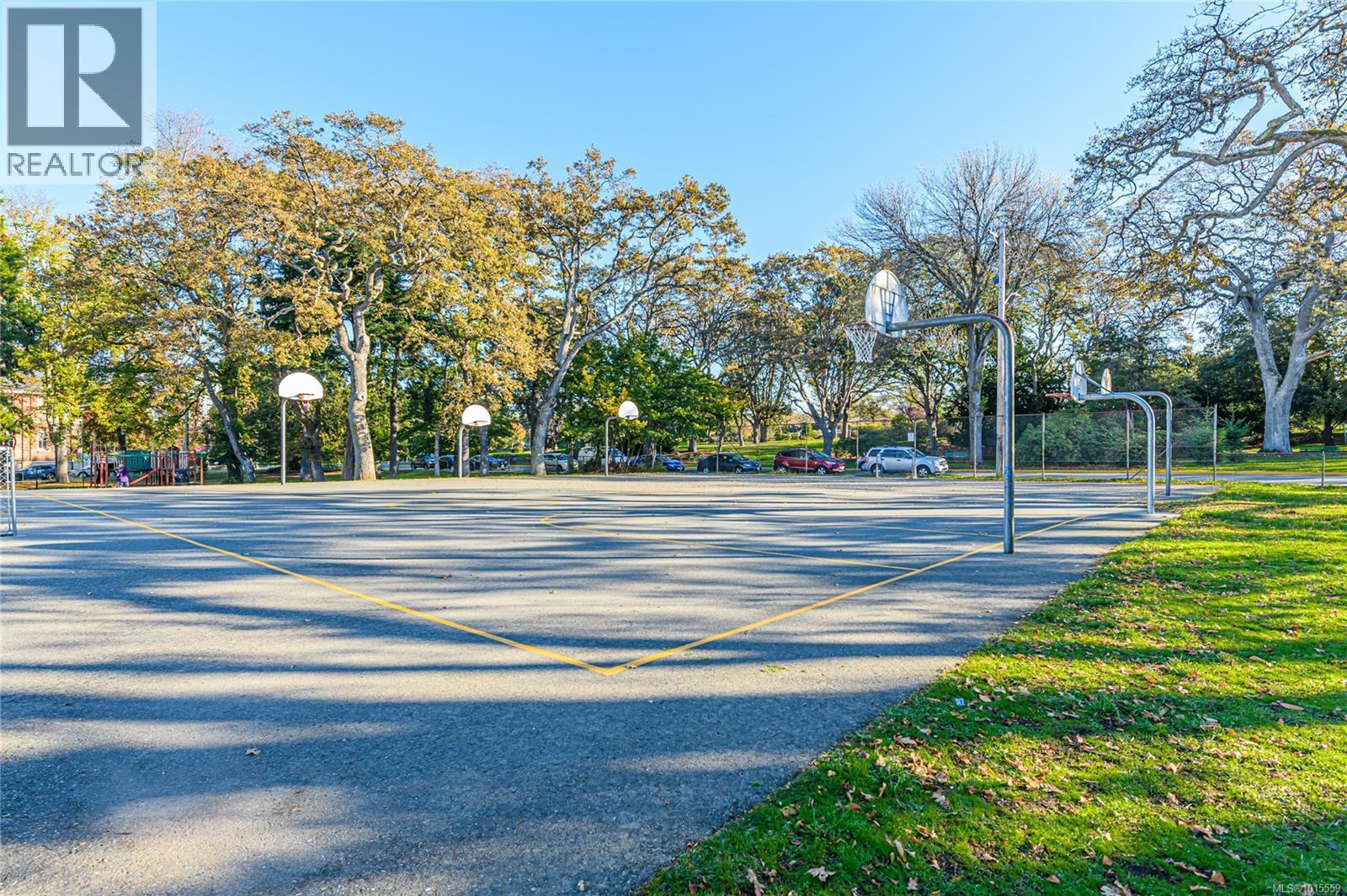 16 675 Superior Street, Victoria