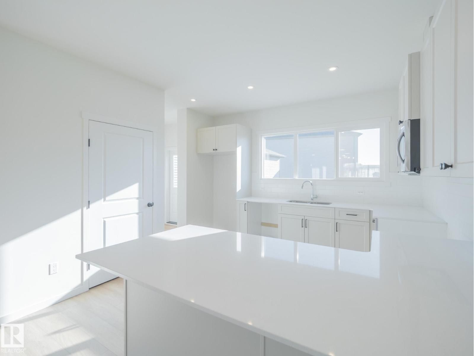 37 ROSA CR, St. Albert