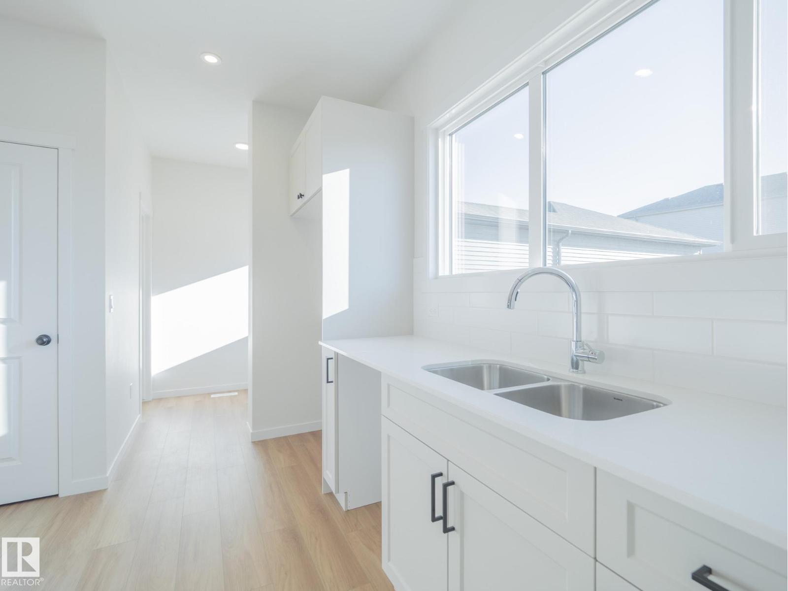 37 ROSA CR, St. Albert