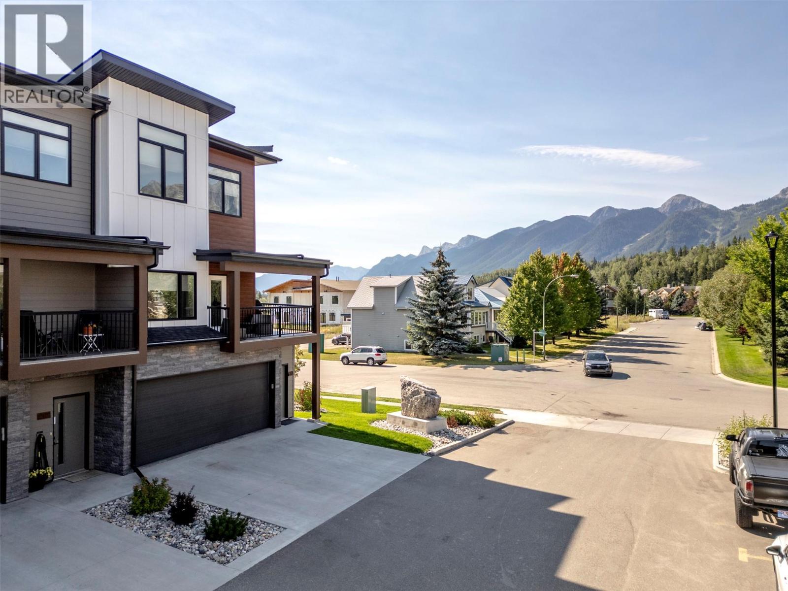 700 RIVERSIDE Way Unit# 201, Fernie