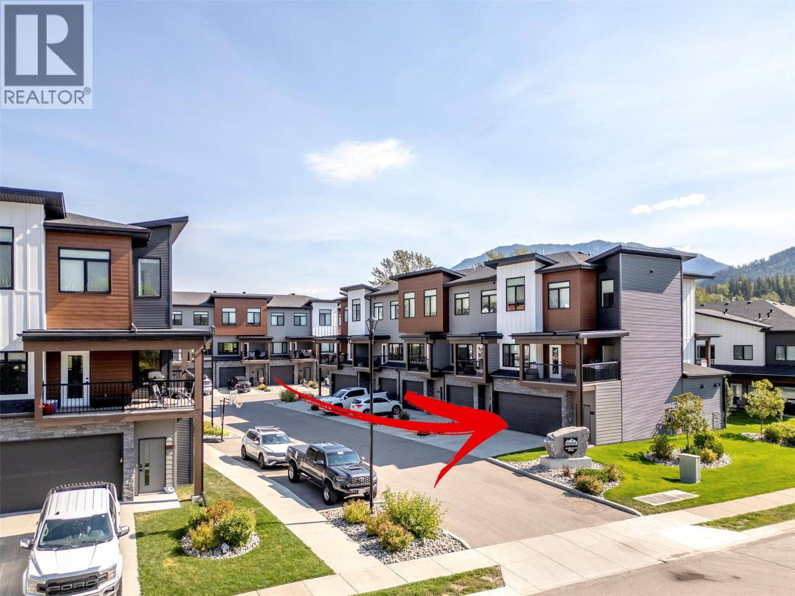 700 RIVERSIDE Way Unit# 201, Fernie
