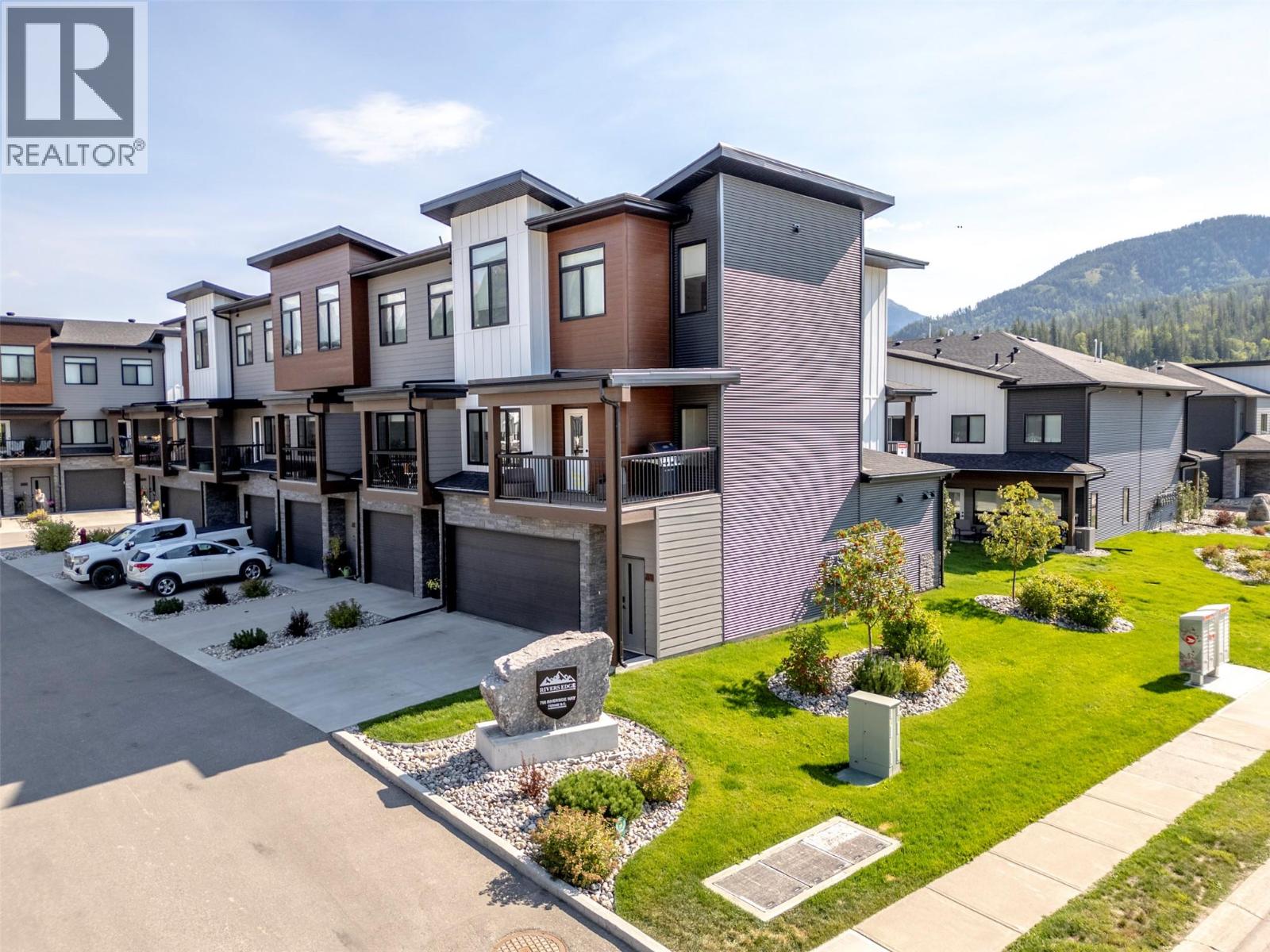 700 RIVERSIDE Way Unit# 201, Fernie