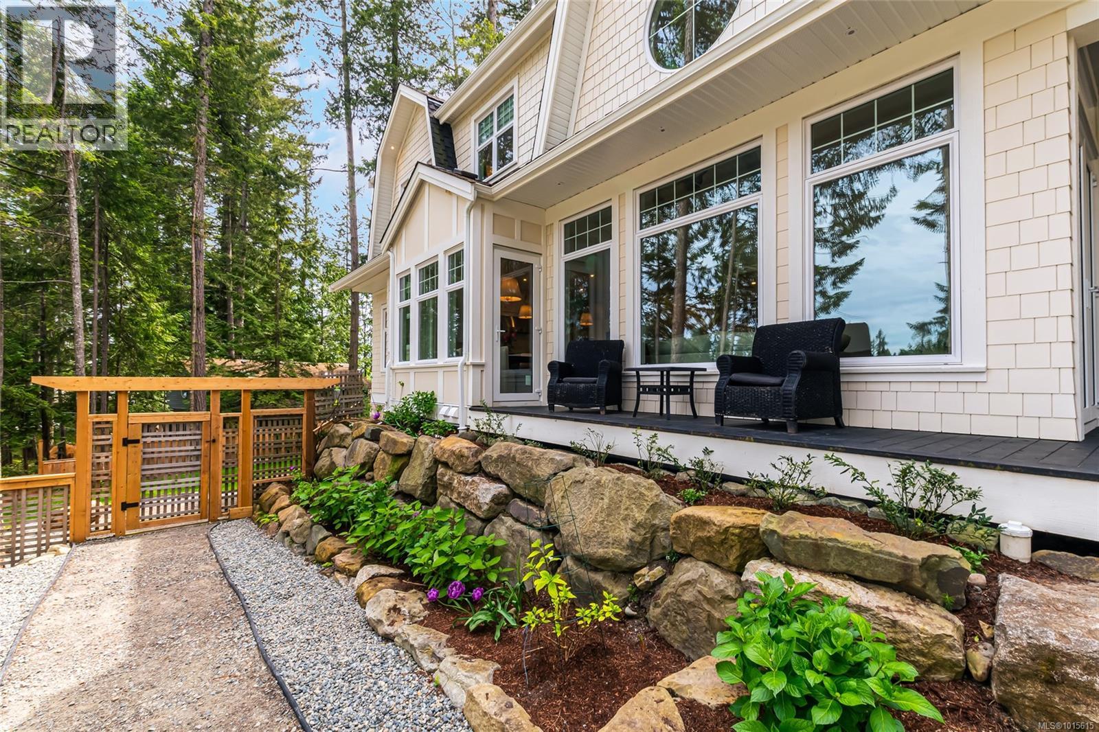 3973 Cove Rd, Ladysmith