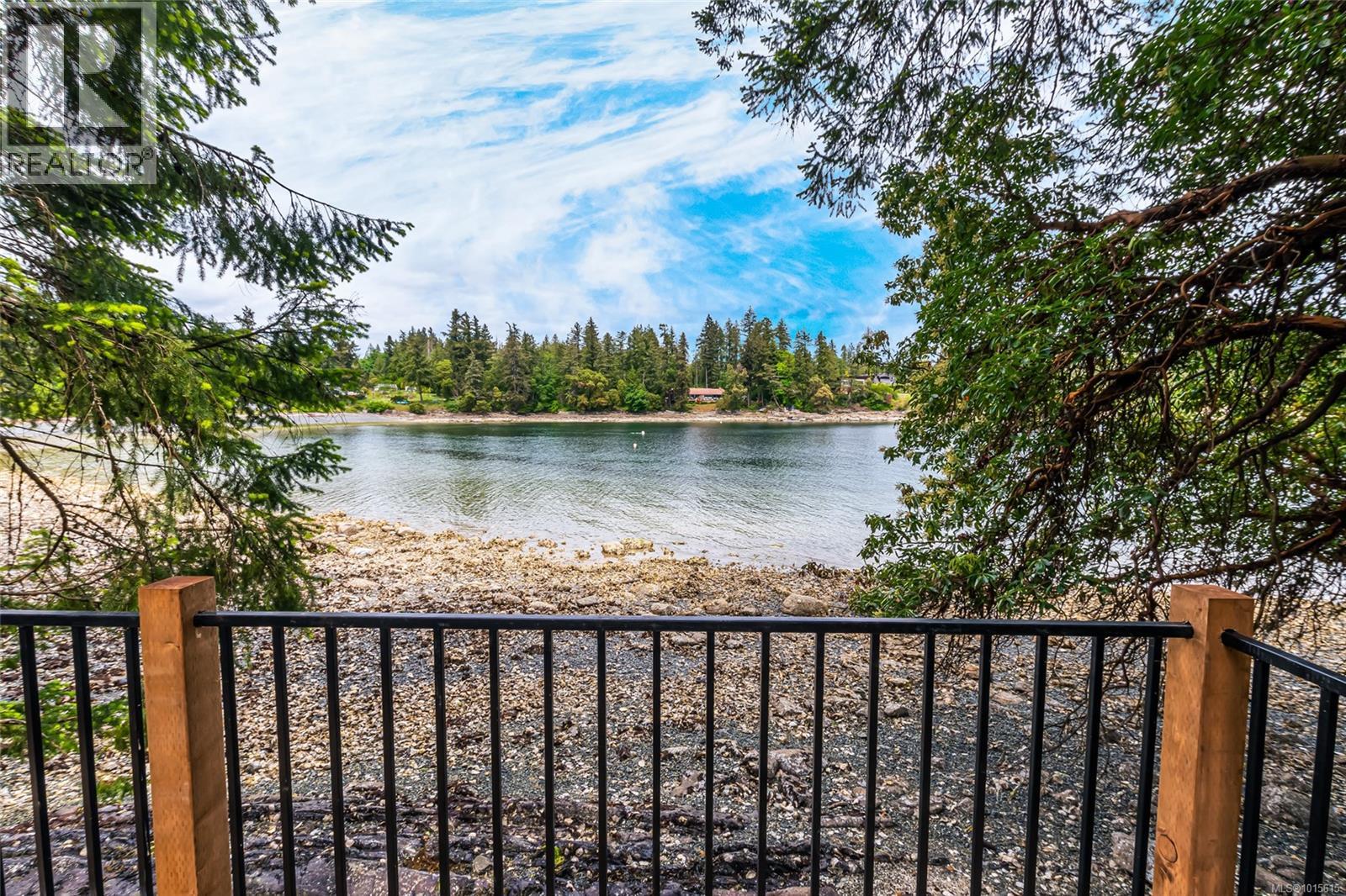 3973 Cove Rd, Ladysmith