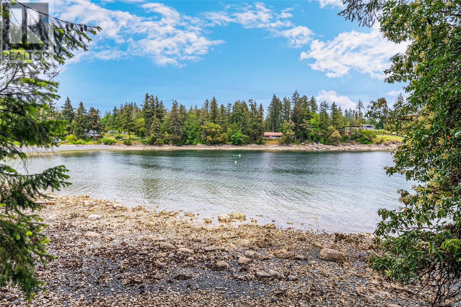 3973 Cove Rd, Ladysmith