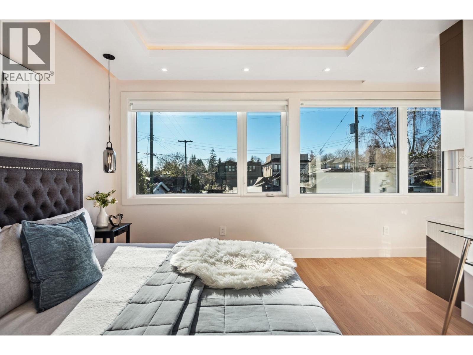 2 3620 W 20TH AVENUE, Vancouver