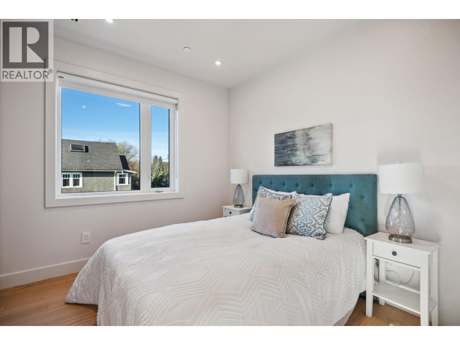 2 3620 W 20TH AVENUE, Vancouver