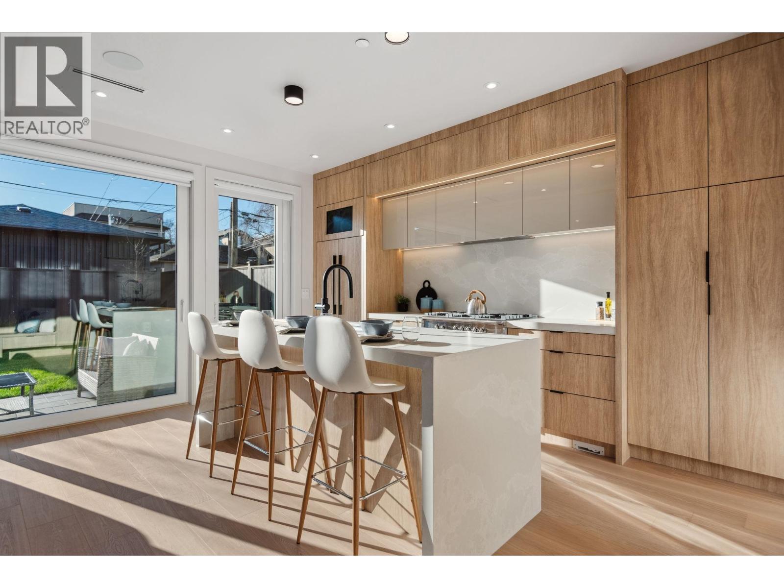 2 3620 W 20TH AVENUE, Vancouver