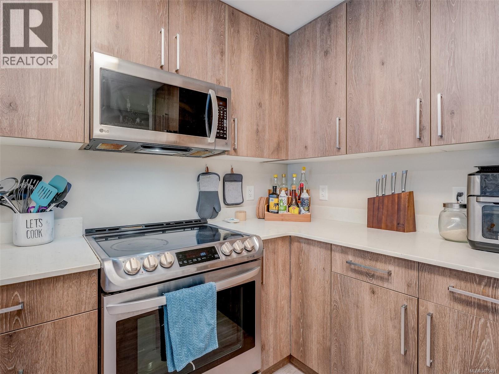 212 110 Presley Place, View Royal