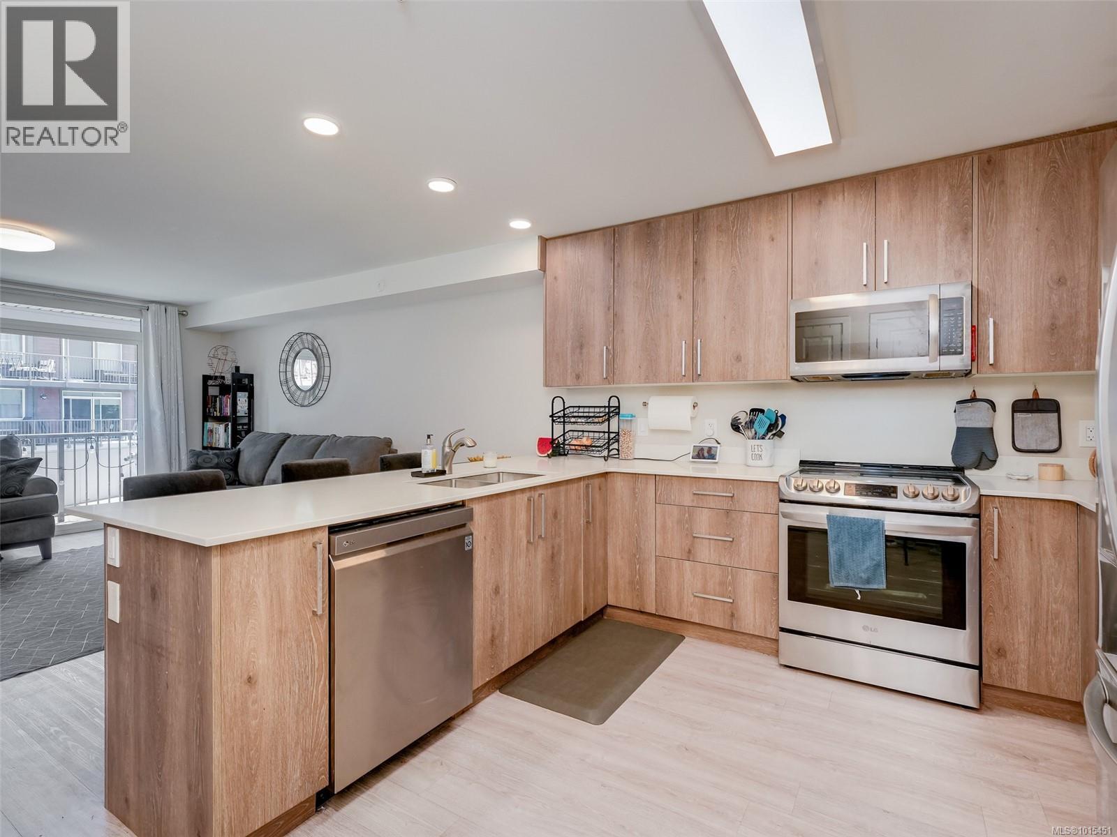 212 110 Presley Place, View Royal