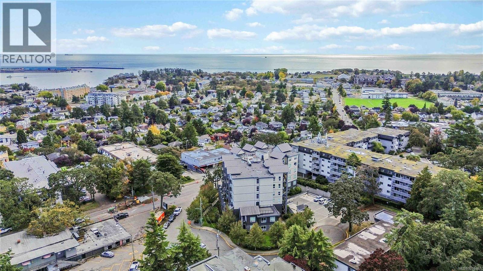 608 924 Esquimalt Road, Esquimalt