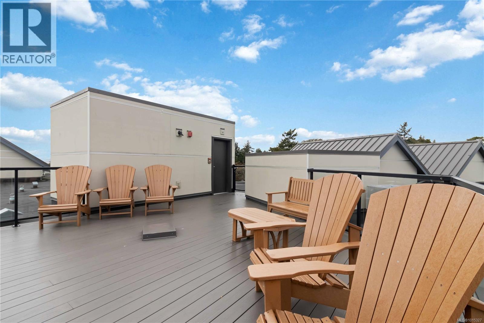 608 924 Esquimalt Road, Esquimalt