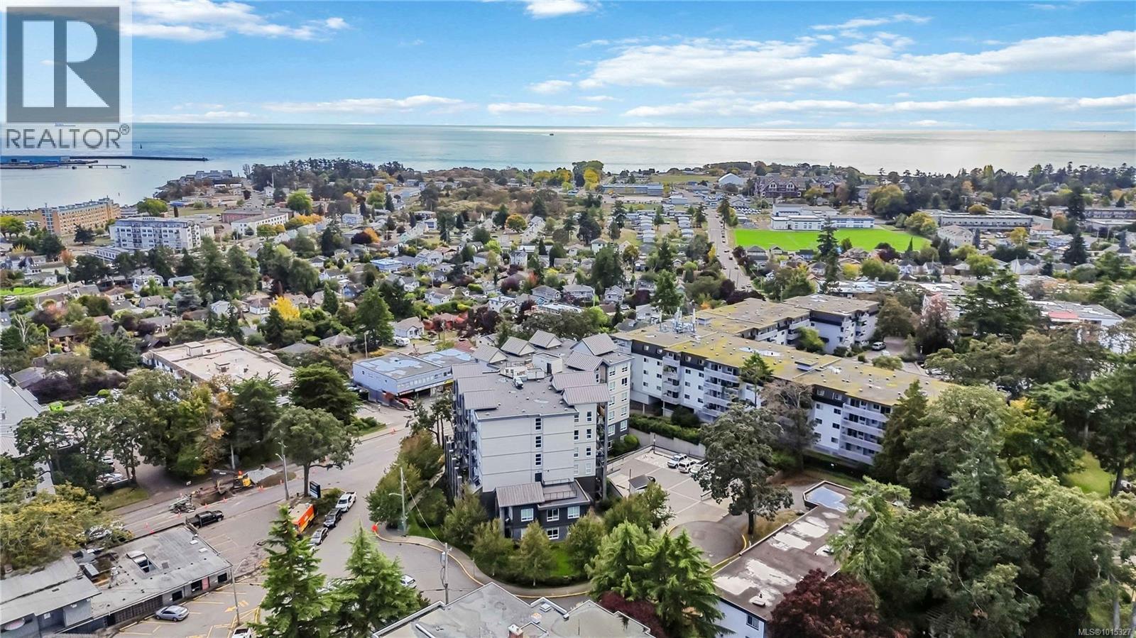 608 924 Esquimalt Road, Esquimalt