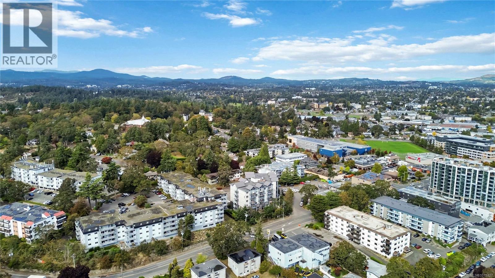 608 924 Esquimalt Road, Esquimalt