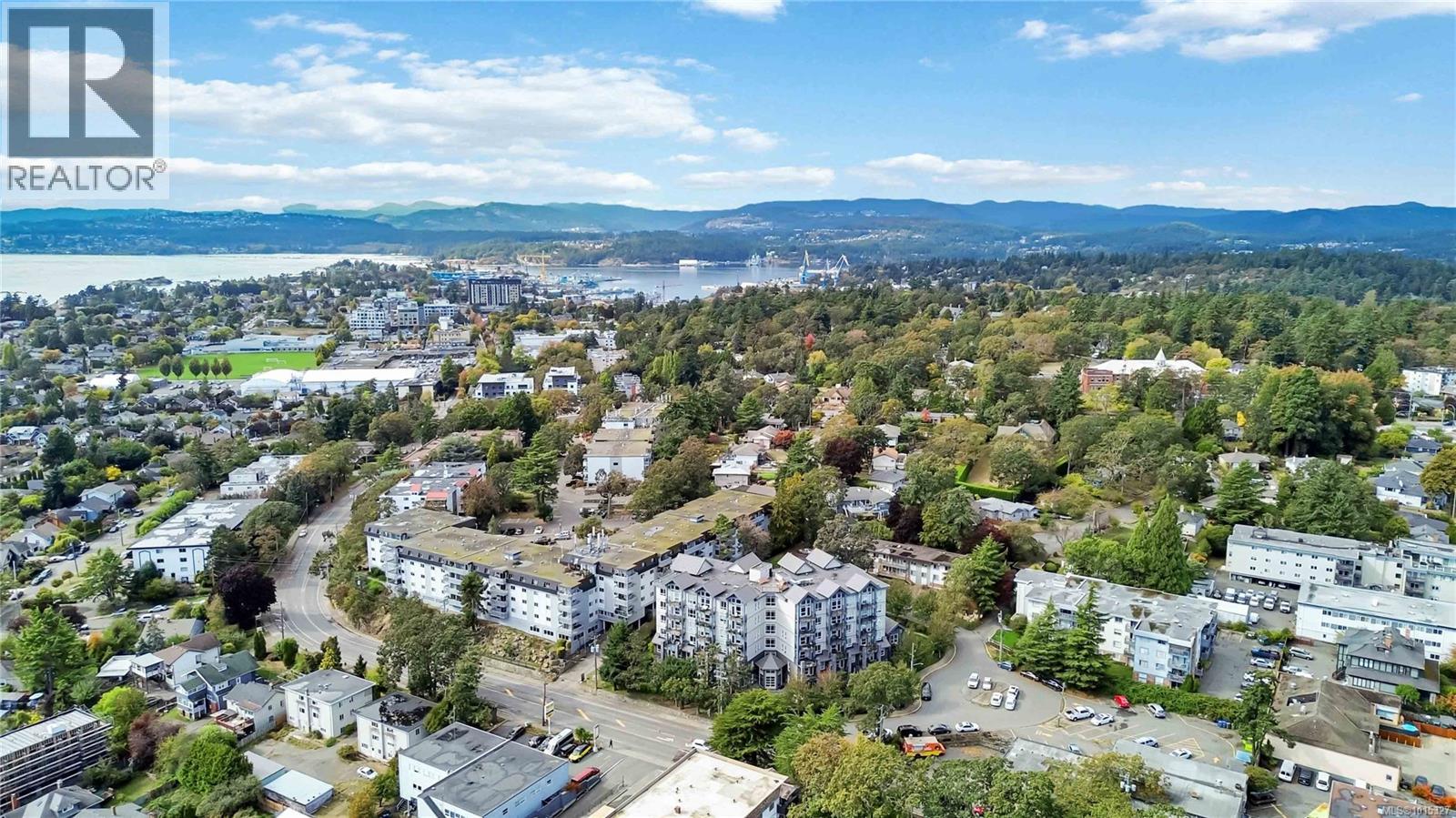 608 924 Esquimalt Road, Esquimalt