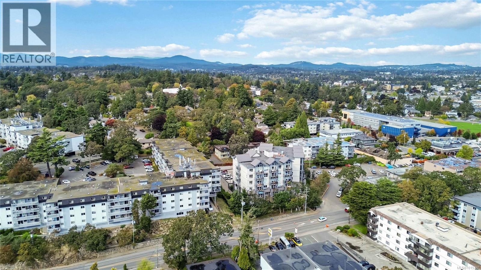 608 924 Esquimalt Road, Esquimalt