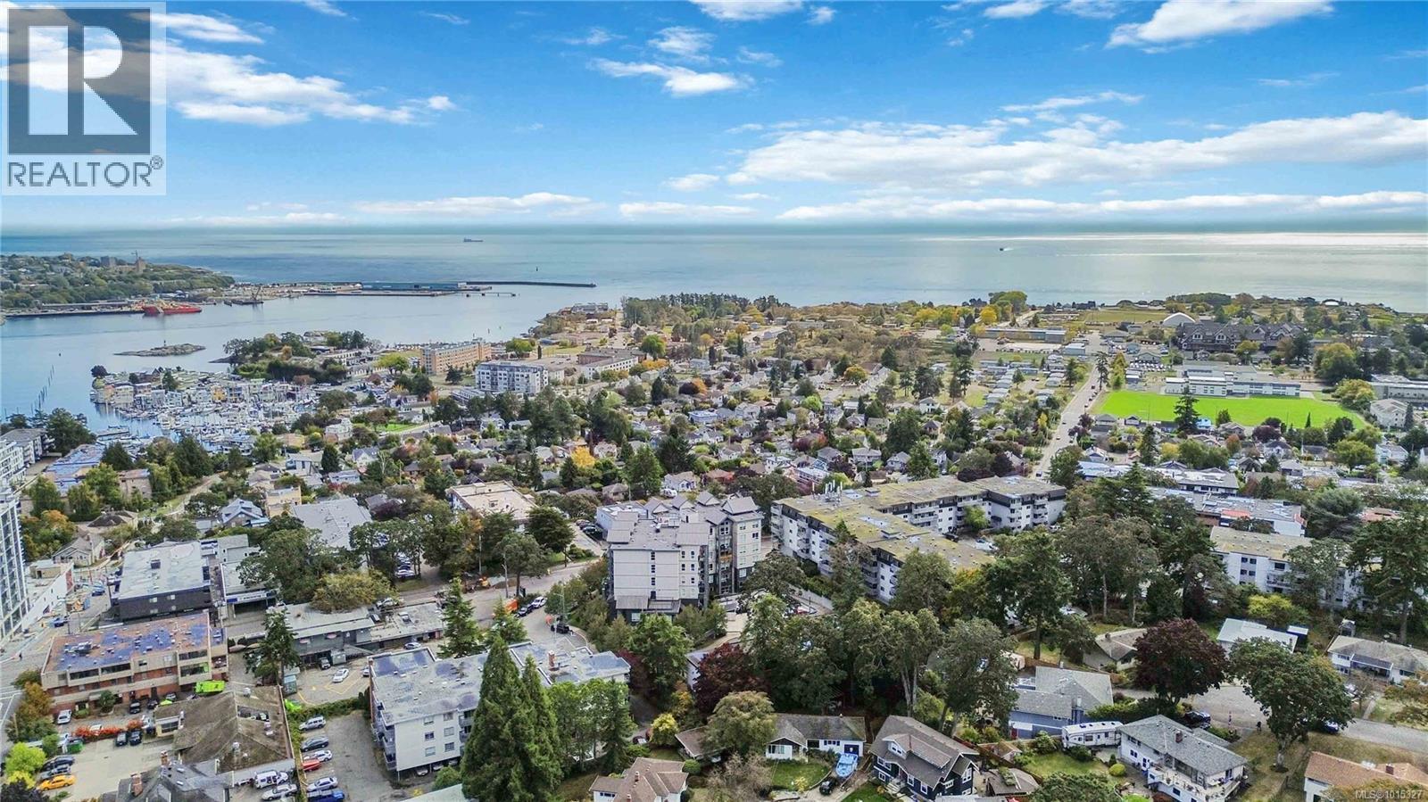608 924 Esquimalt Road, Esquimalt