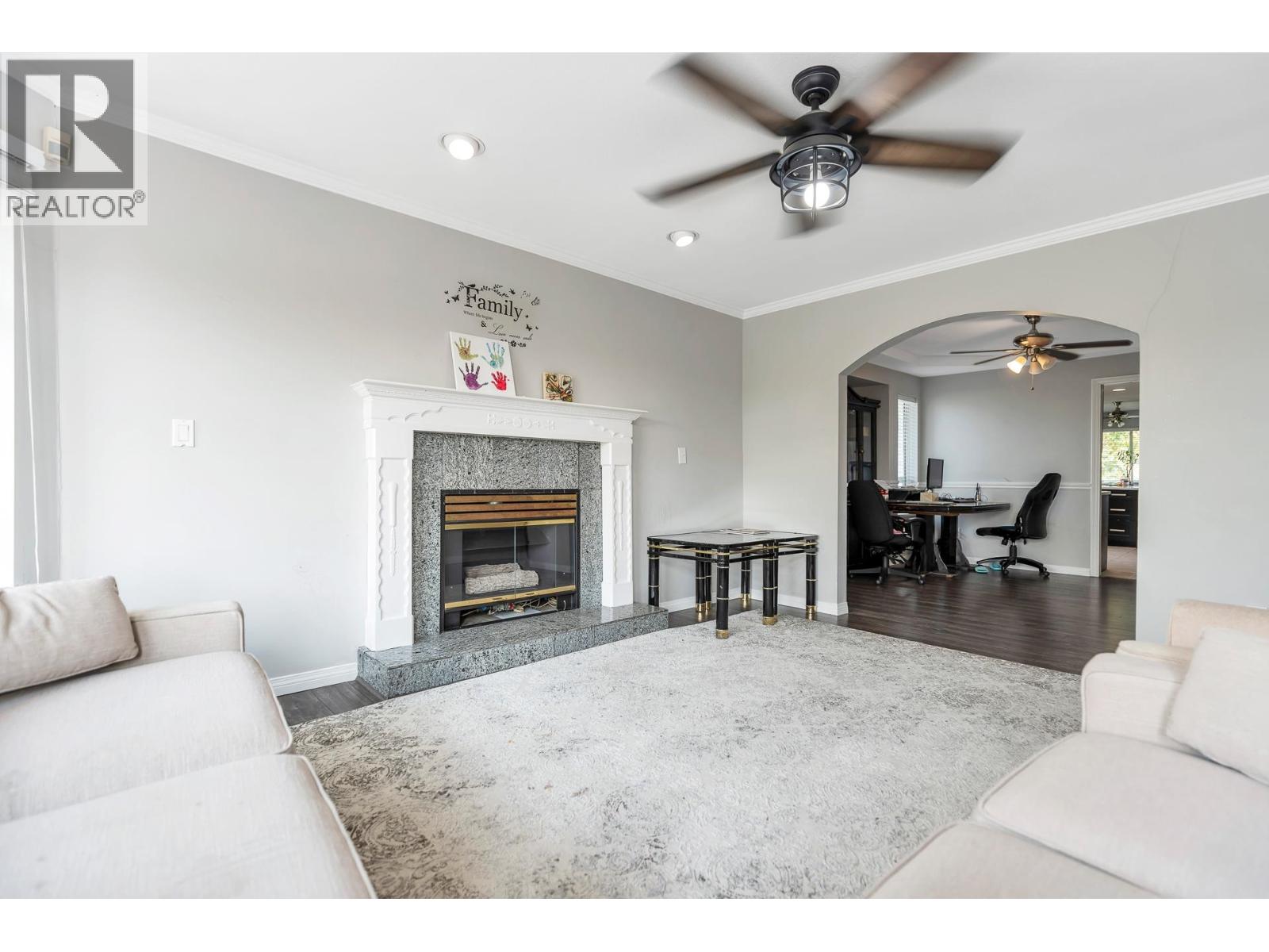 357 MCGILLIVRAY PLACE, New Westminster