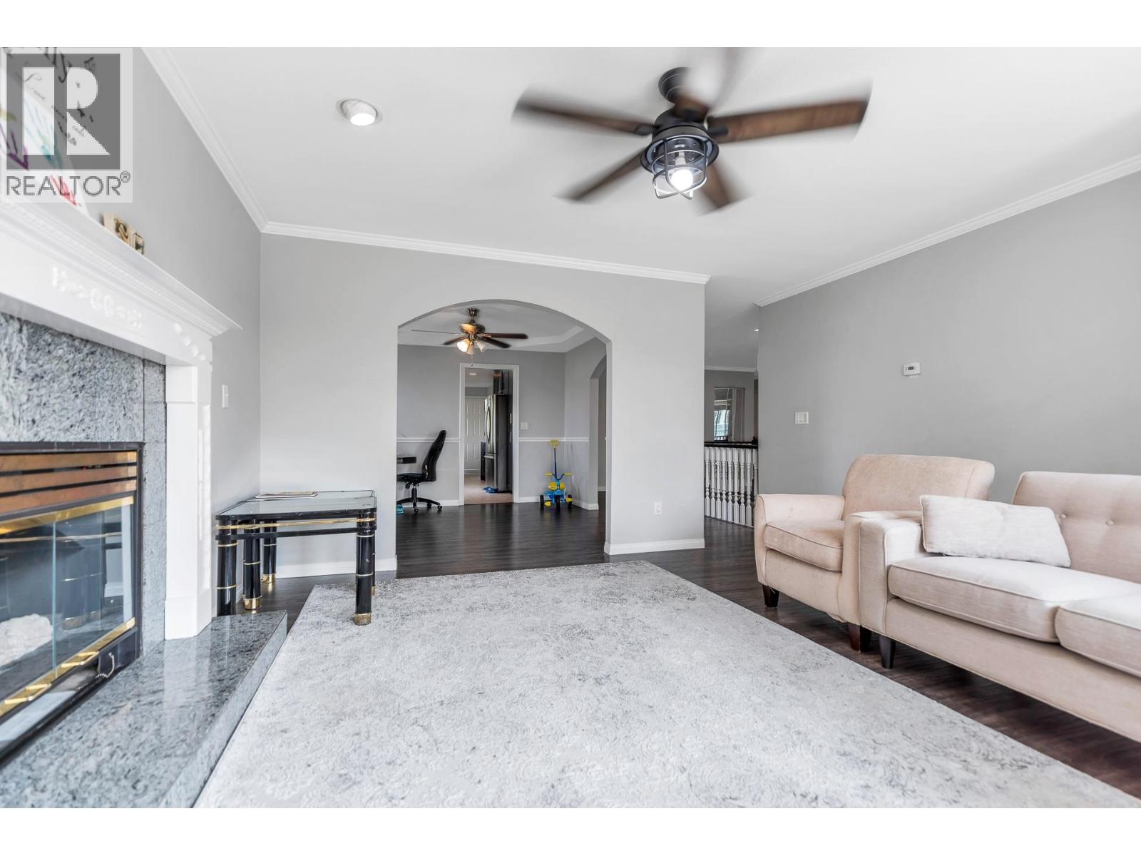 357 MCGILLIVRAY PLACE, New Westminster