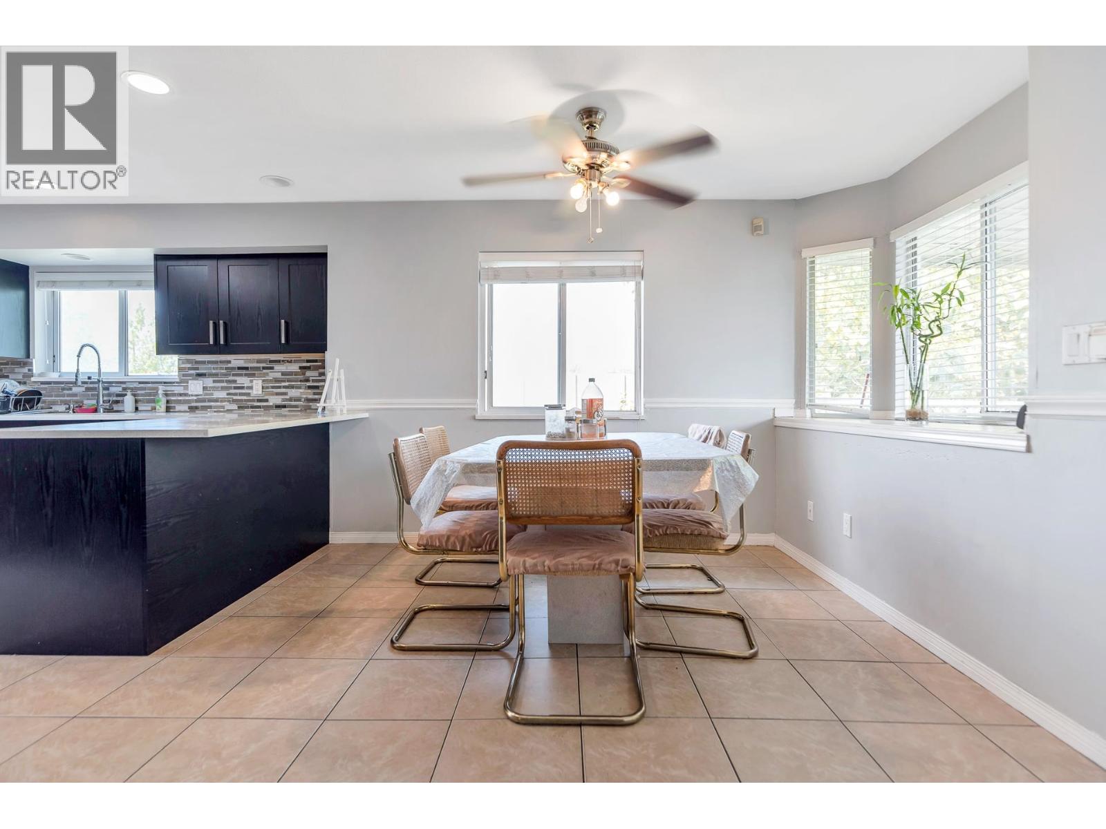 357 MCGILLIVRAY PLACE, New Westminster