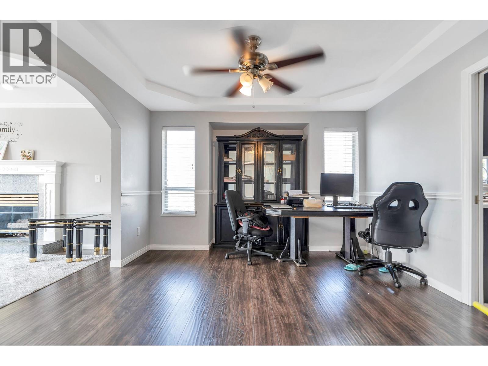 357 MCGILLIVRAY PLACE, New Westminster