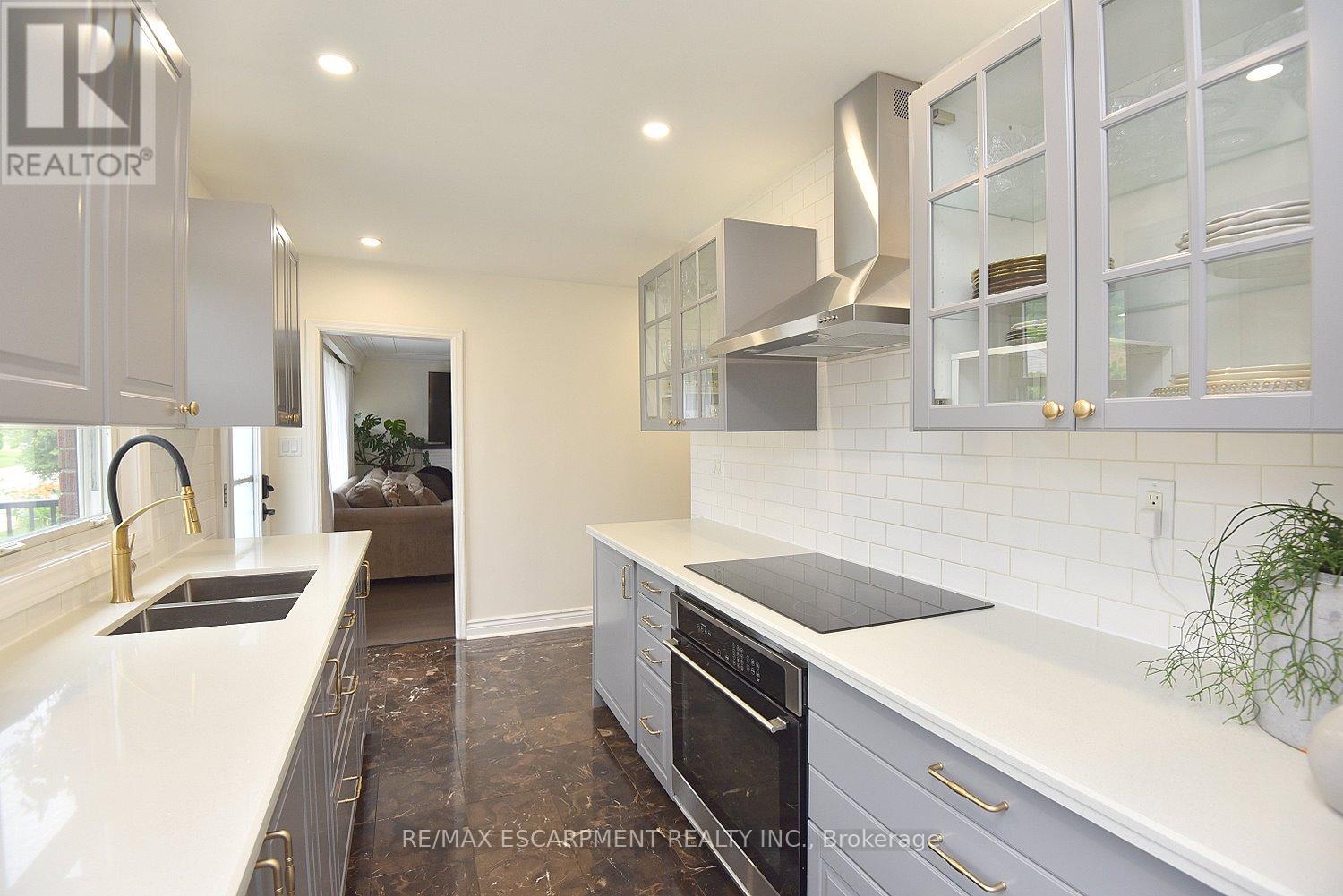 Single Family House for Sale in  DUNKIRK DRIVE Hamilton (Rosedale) 