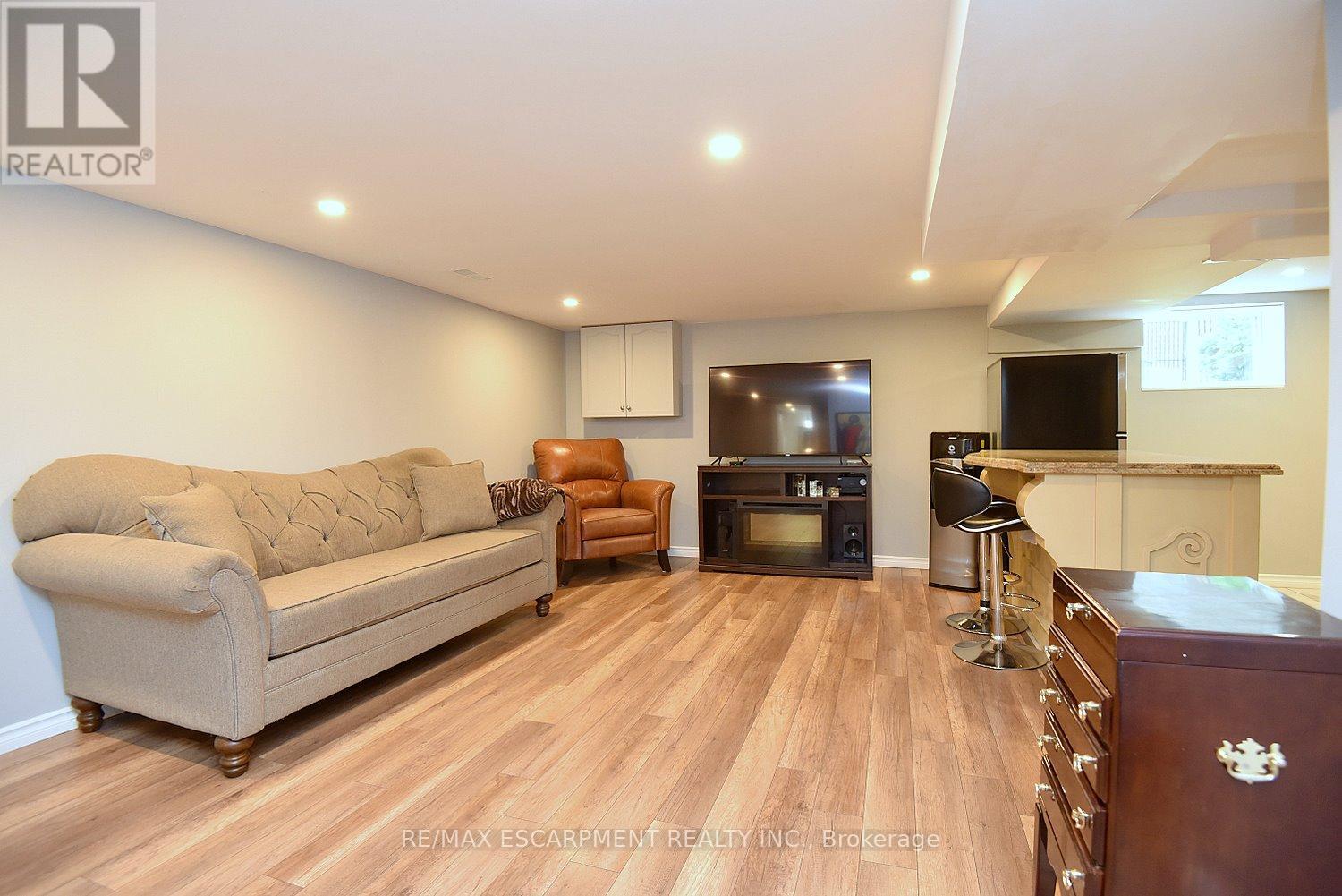 Single Family House for Sale in  DUNKIRK DRIVE Hamilton (Rosedale) 