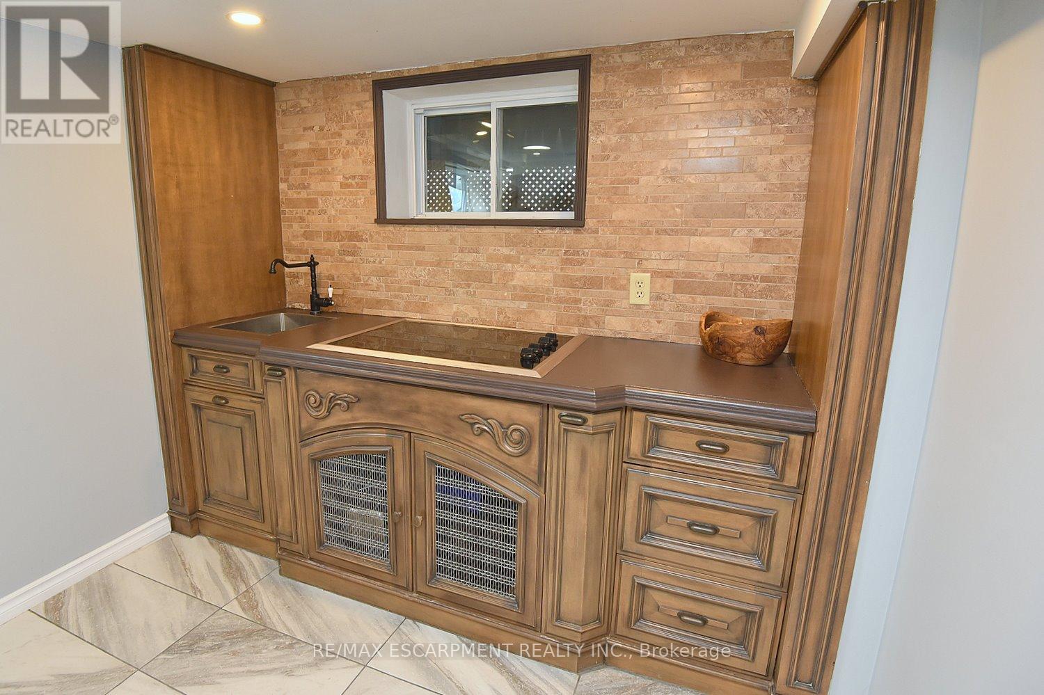 Single Family House for Sale in  DUNKIRK DRIVE Hamilton (Rosedale) 