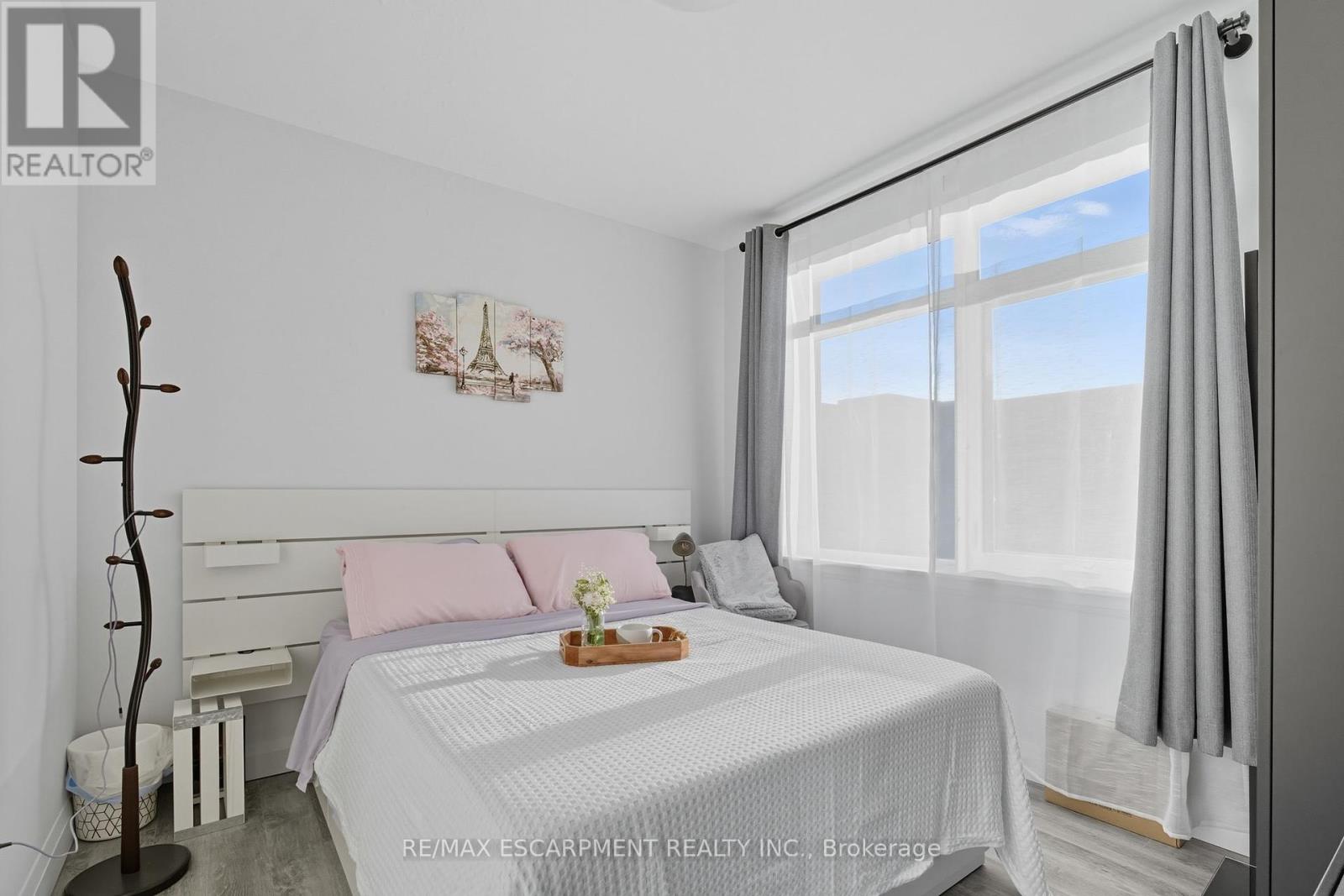 Single Family House for Sale in    REDFERN AVENUE Hamilton (Mountview) 