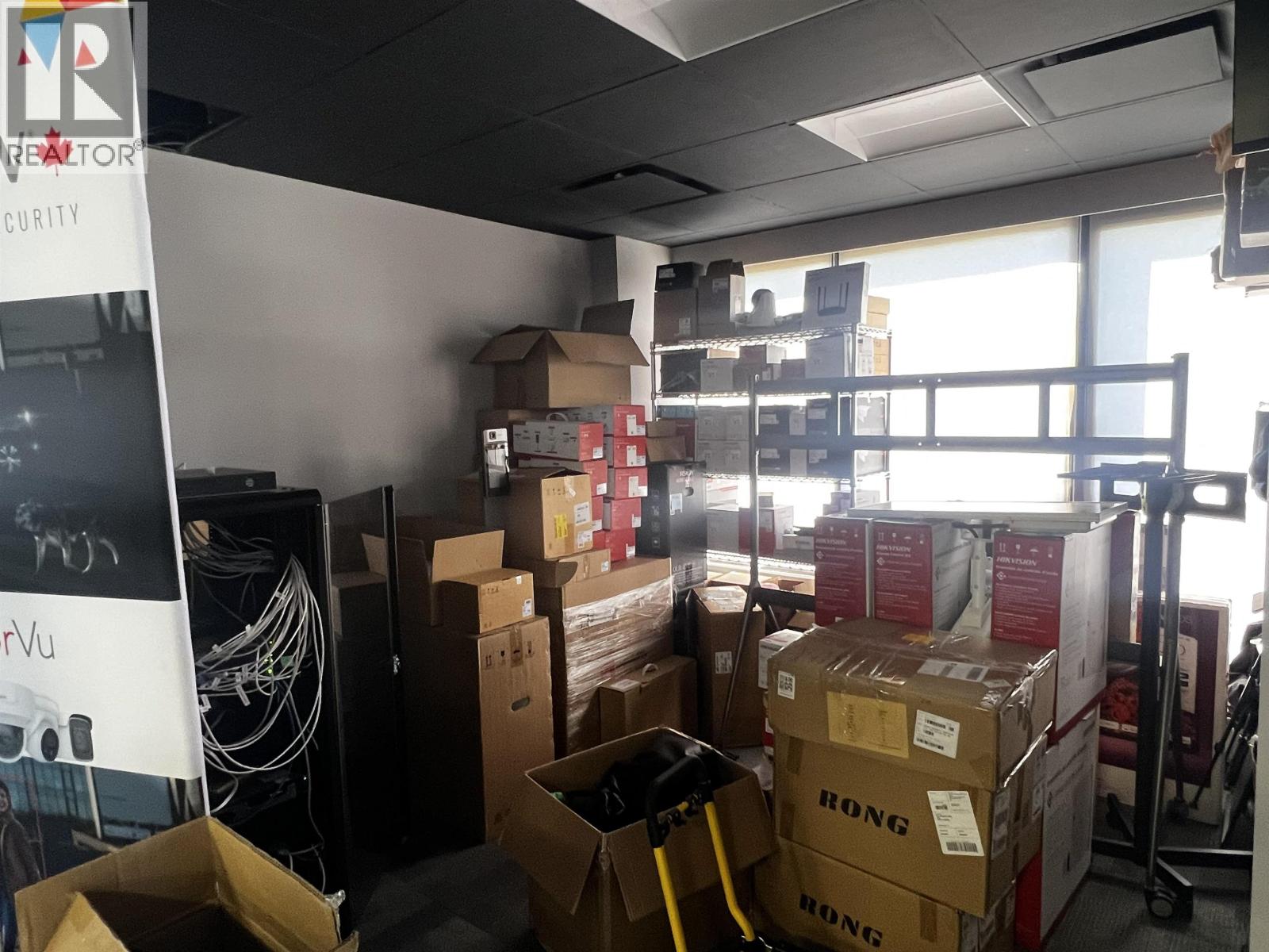 Office in Burnaby - Image 12
