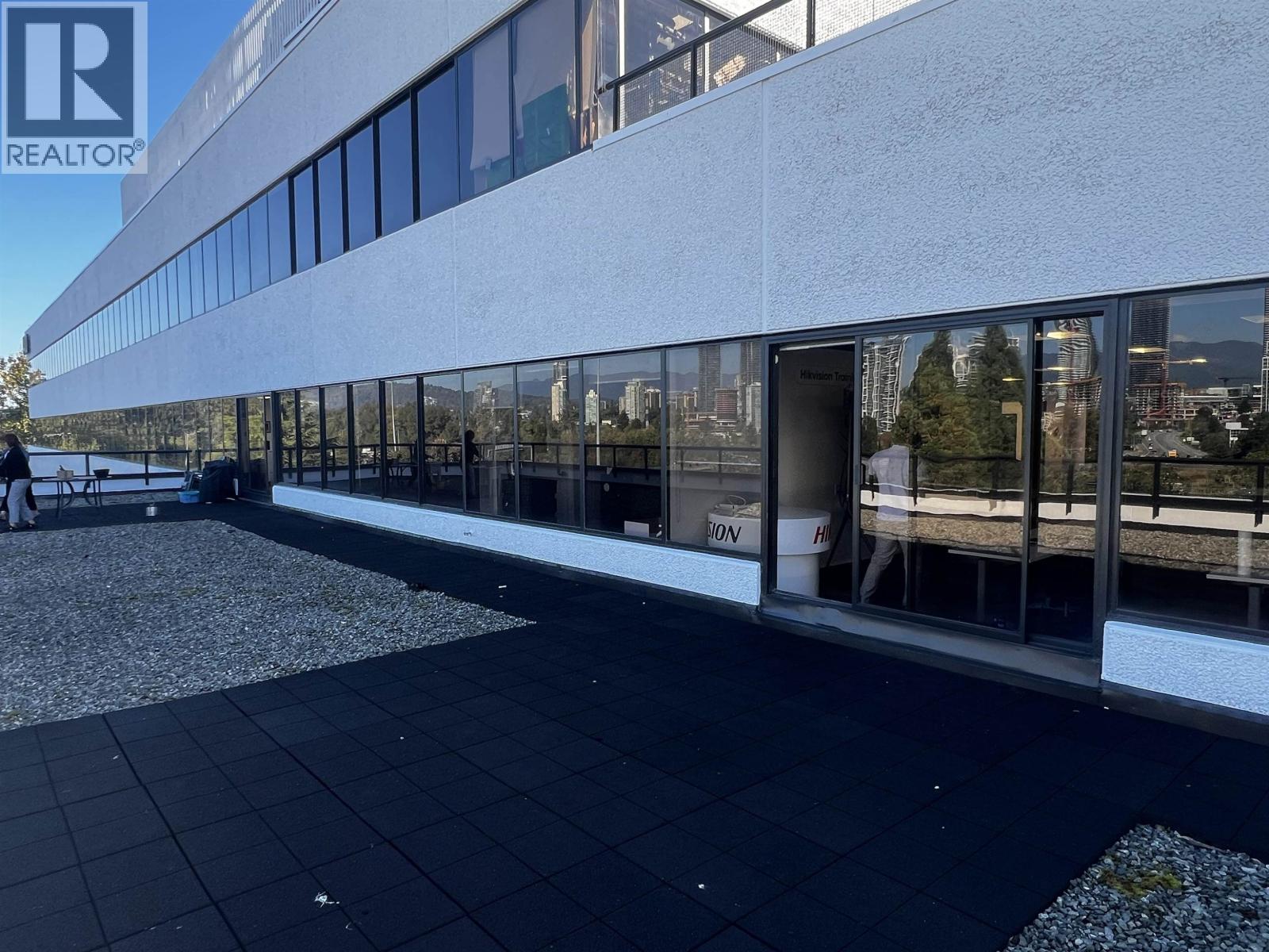 Office in Burnaby - Image 18