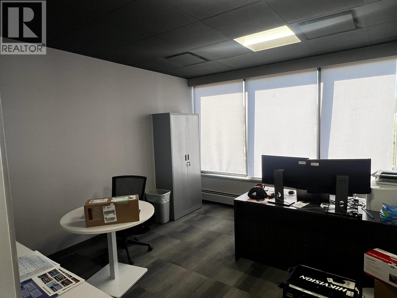 Office in Burnaby - Image 8