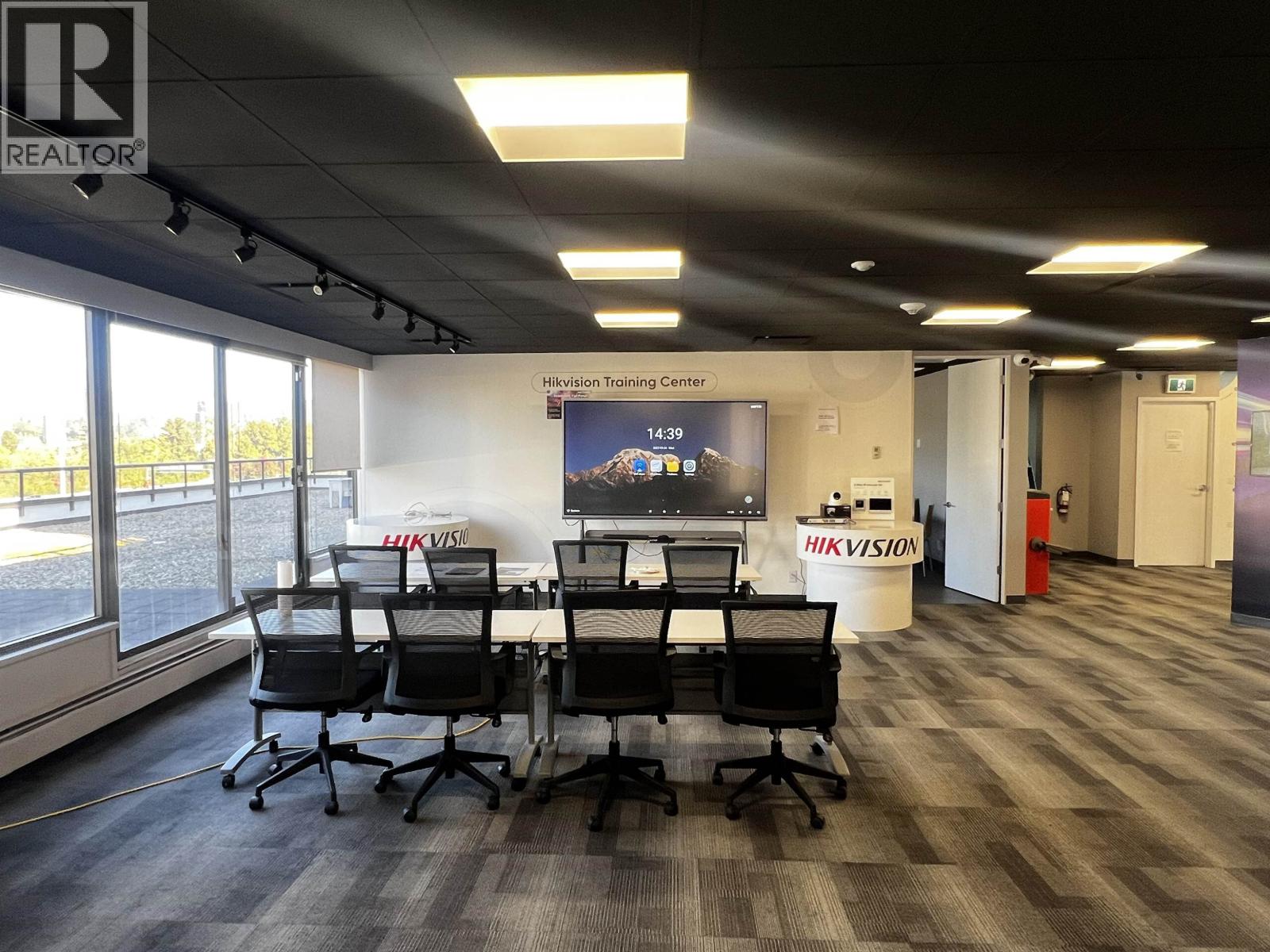 Office in Burnaby - Image 9