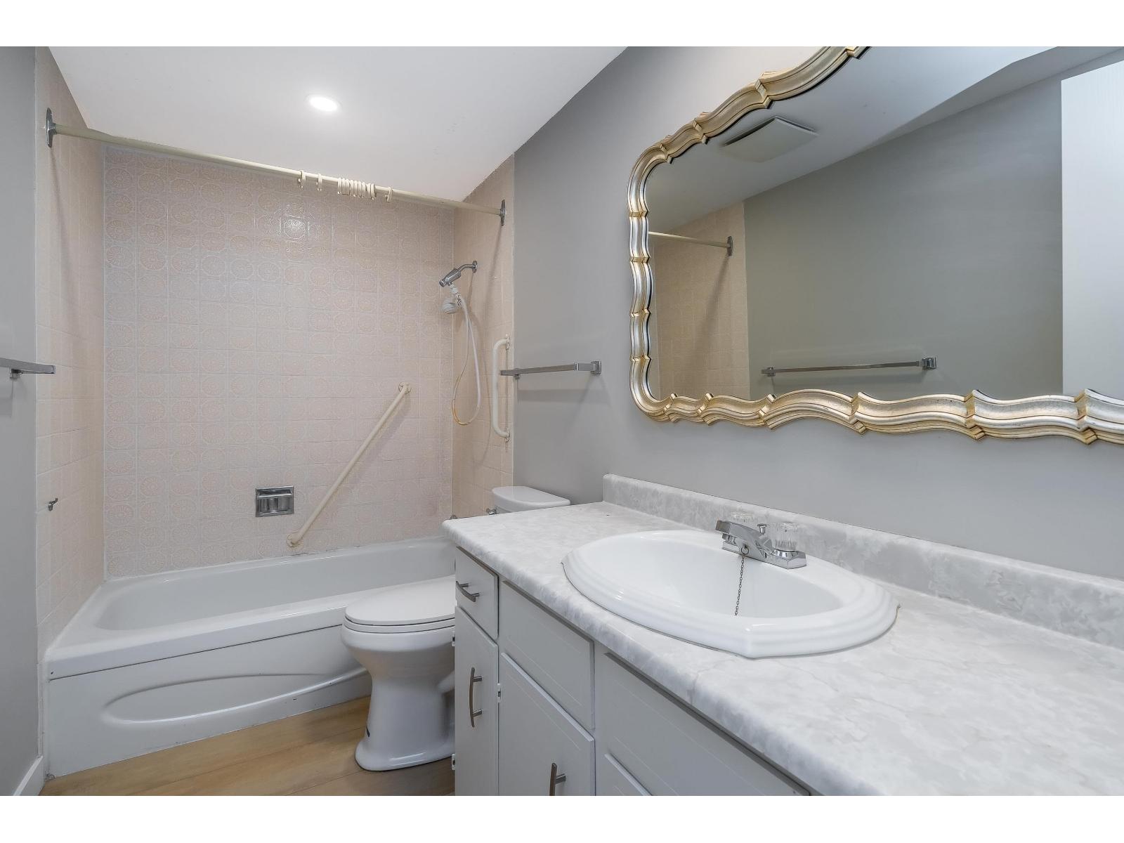 309 1561 VIDAL STREET, White Rock