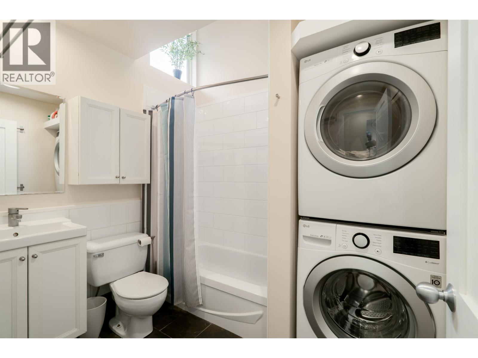 916 W 14TH AVENUE, Vancouver