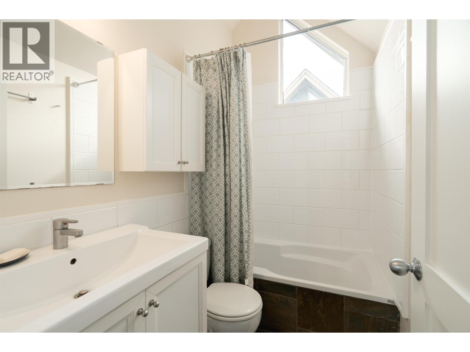 916 W 14TH AVENUE, Vancouver
