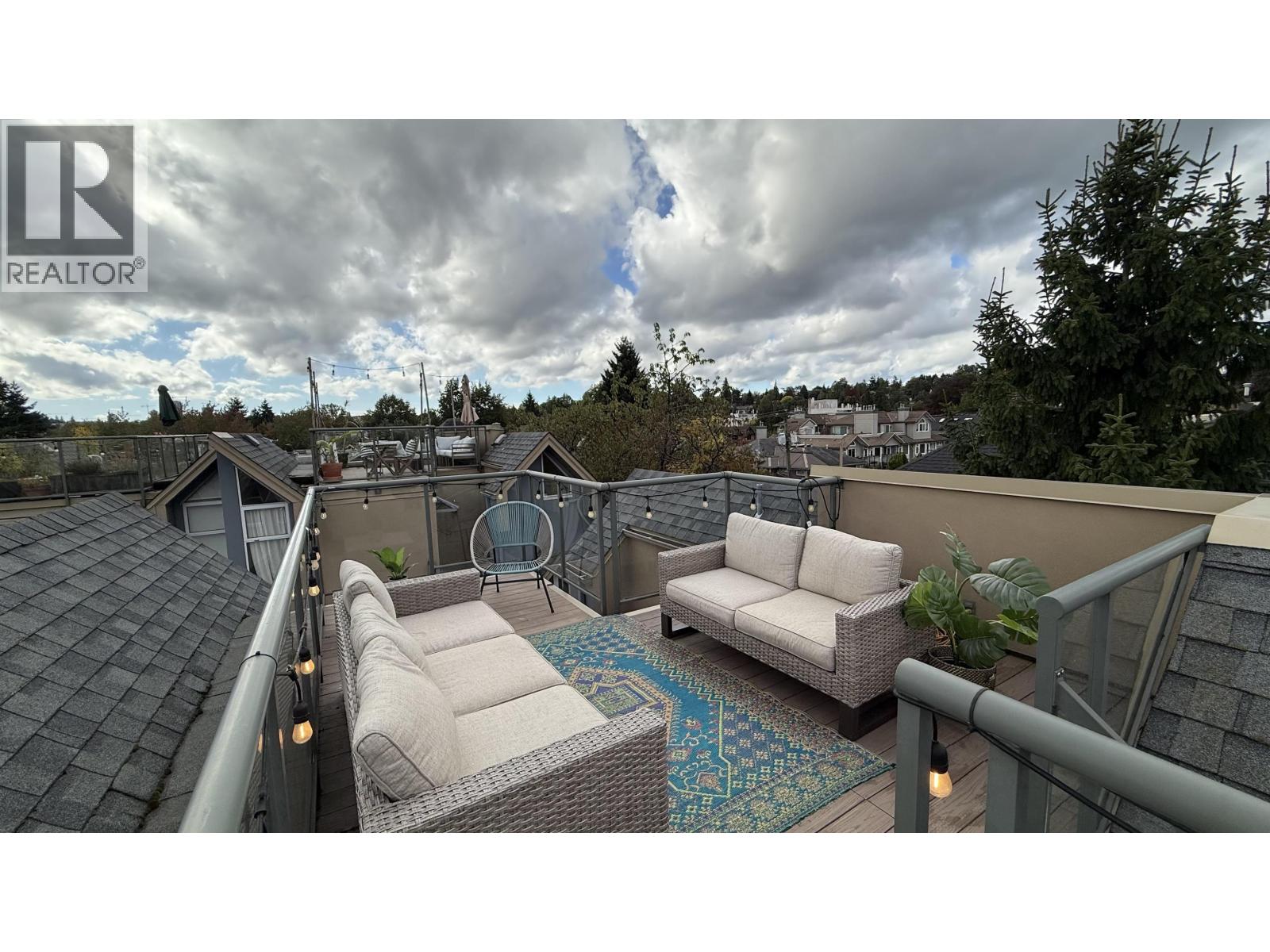 916 W 14TH AVENUE, Vancouver