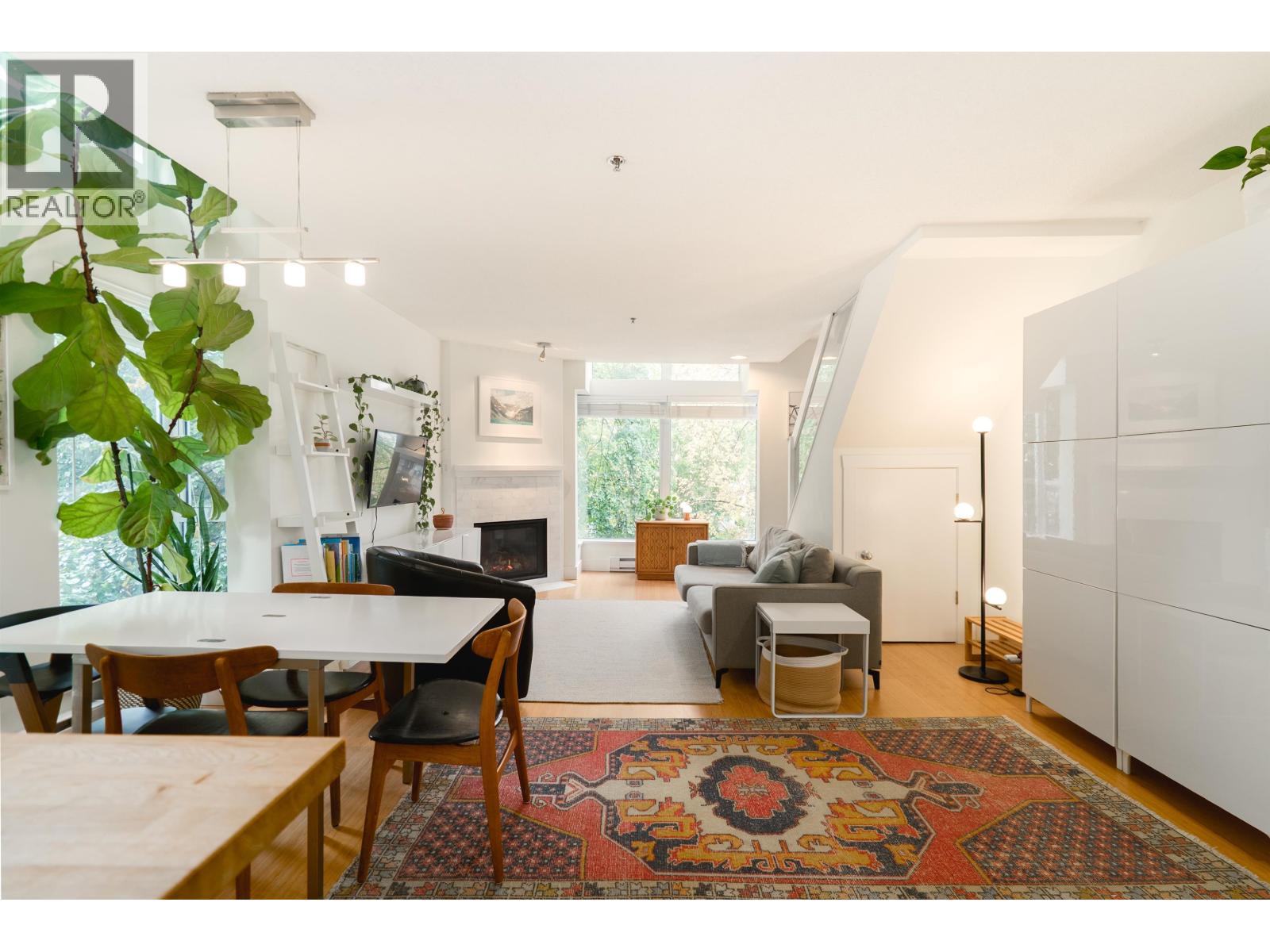916 W 14TH AVENUE, Vancouver