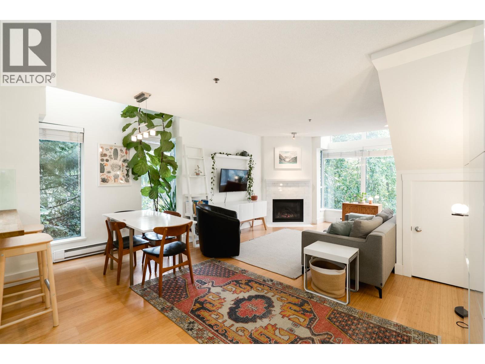 916 W 14TH AVENUE, Vancouver