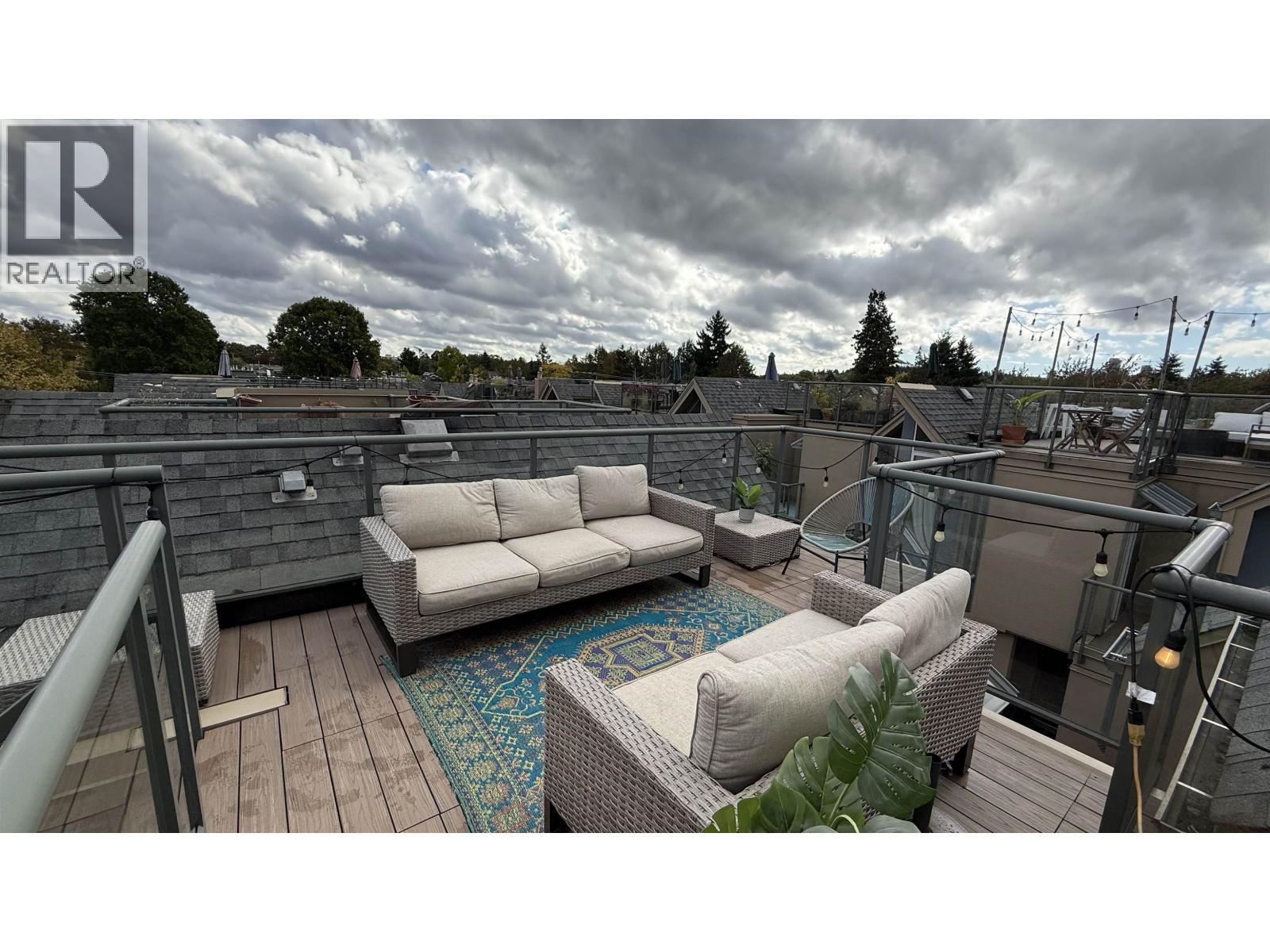 916 W 14TH AVENUE, Vancouver