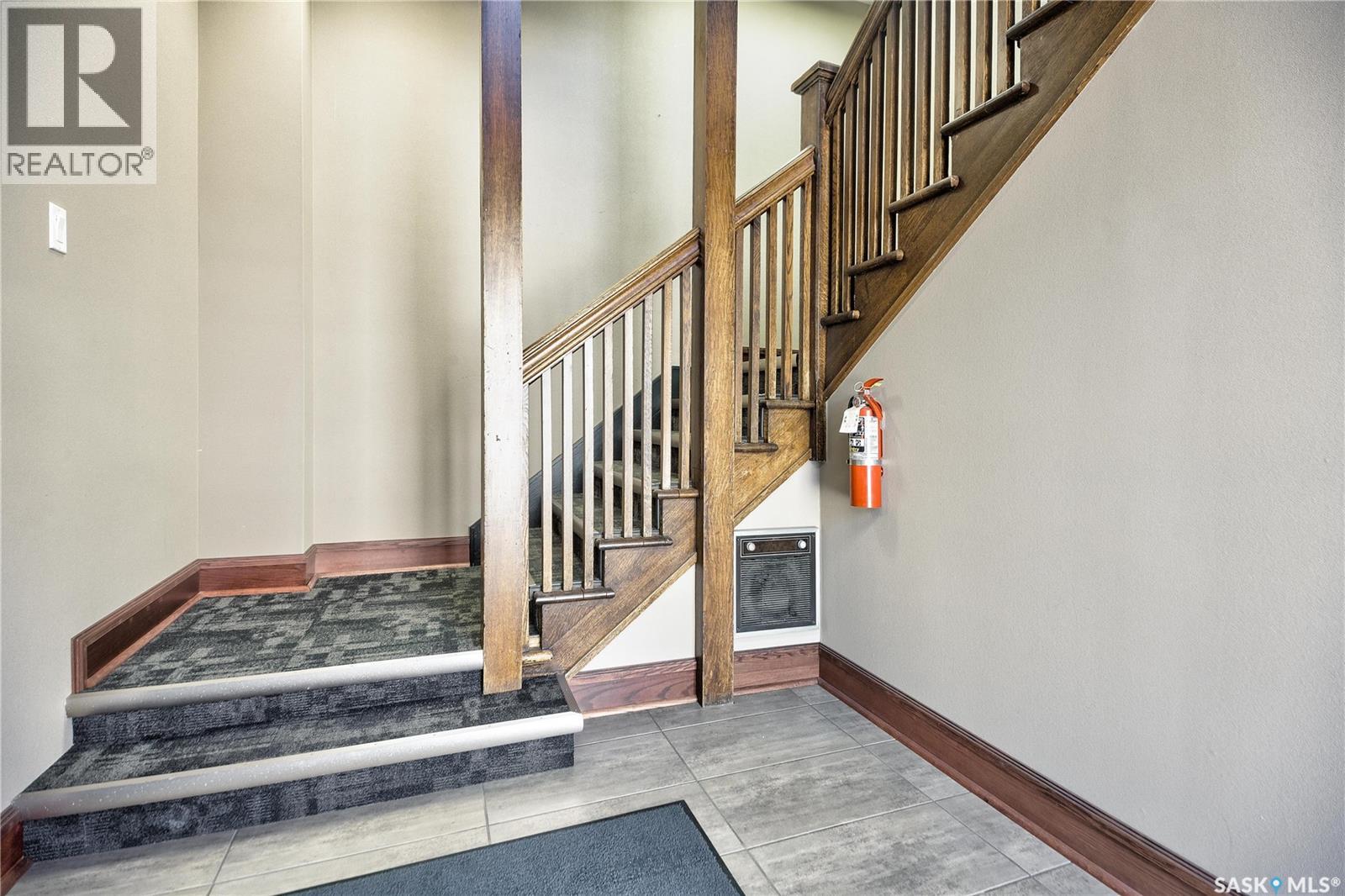 1102 1st AVENUE W, Prince Albert — photo 2