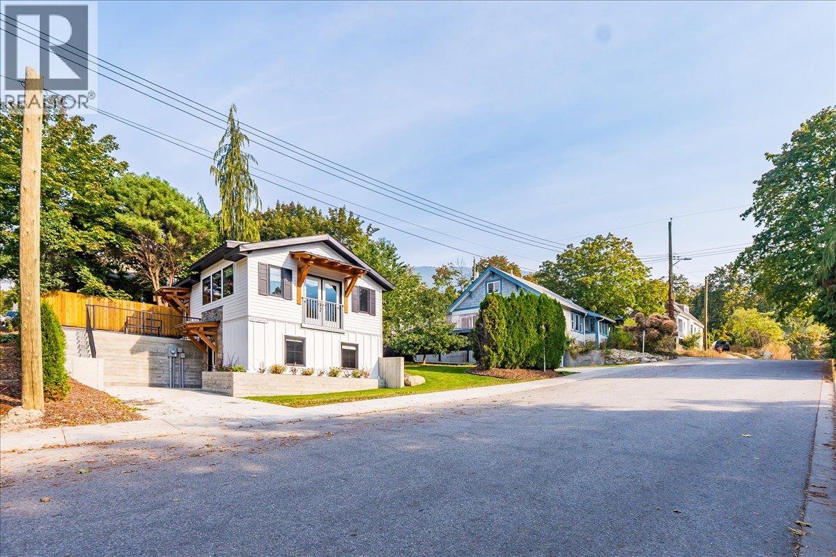 301 carbonate Street, Nelson