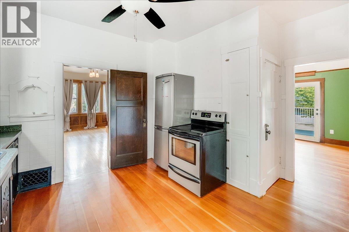 301 carbonate Street, Nelson