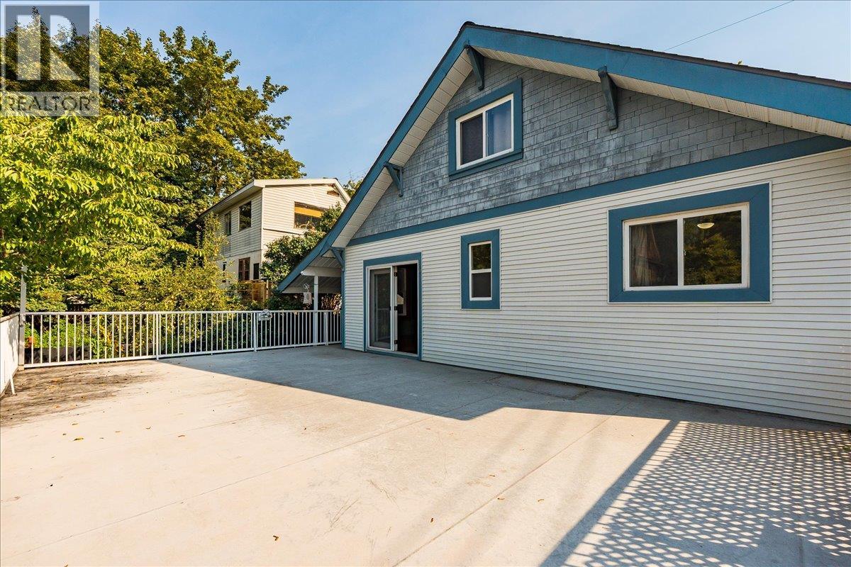 301 carbonate Street, Nelson