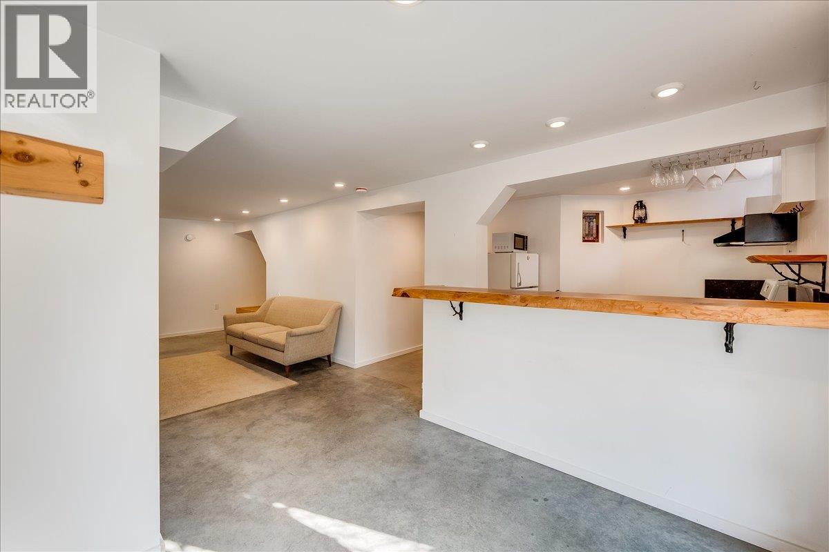 301 carbonate Street, Nelson
