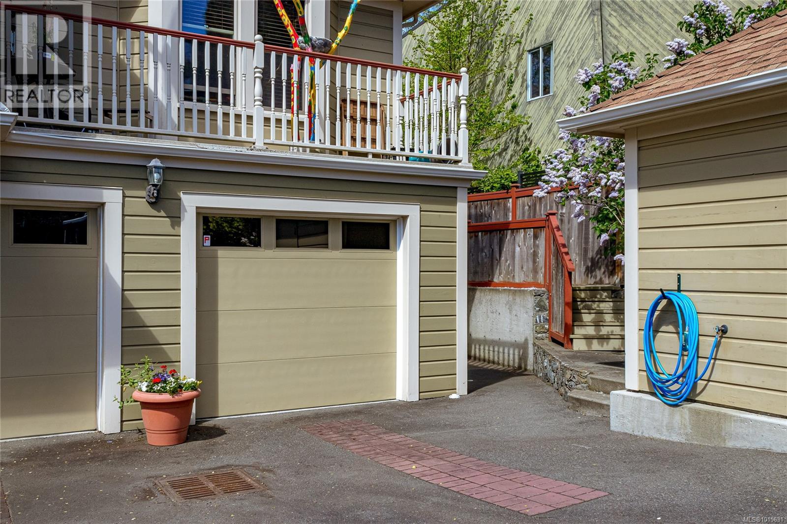 2 88 Dallas Rd, Victoria