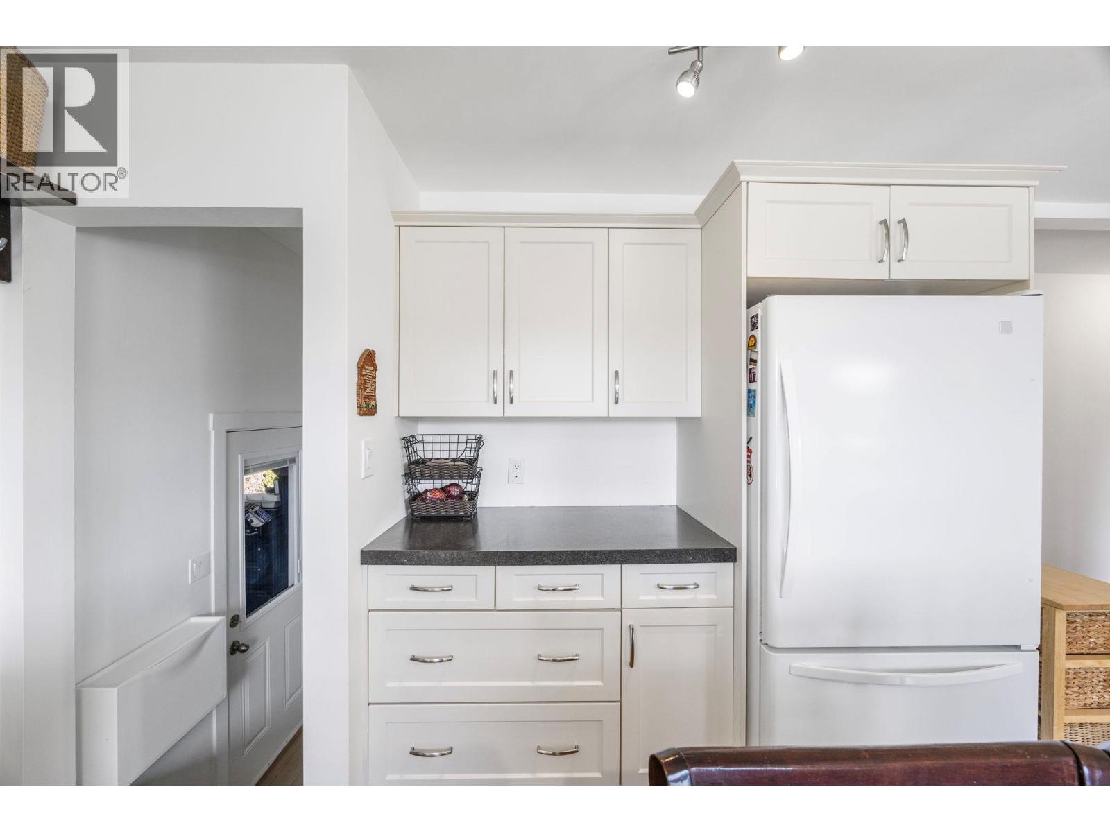  1224 Lawson Avenue, Kelowna