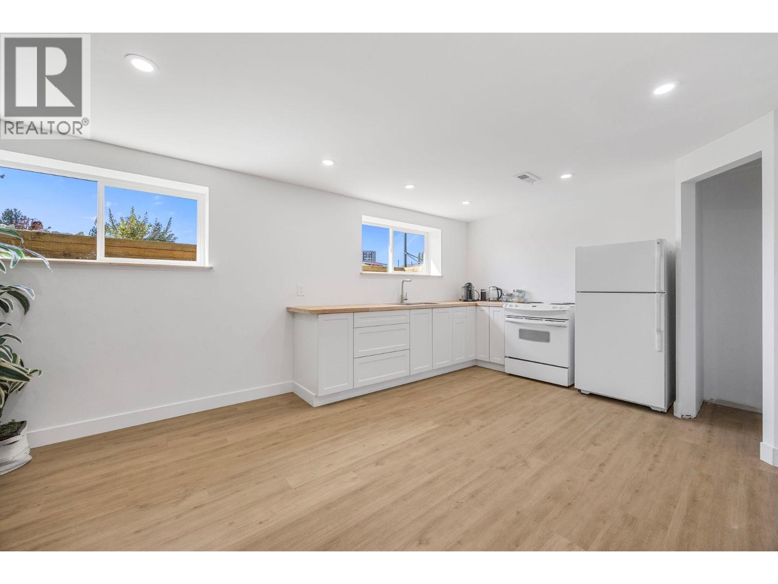  1224 Lawson Avenue, Kelowna