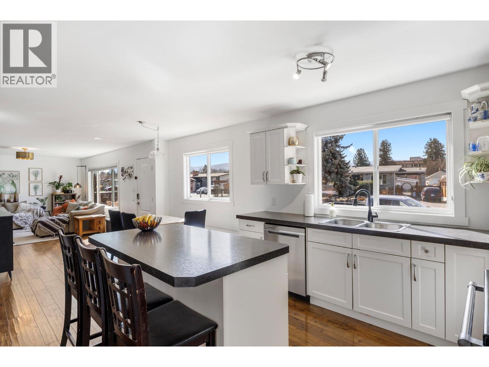  1224 Lawson Avenue, Kelowna