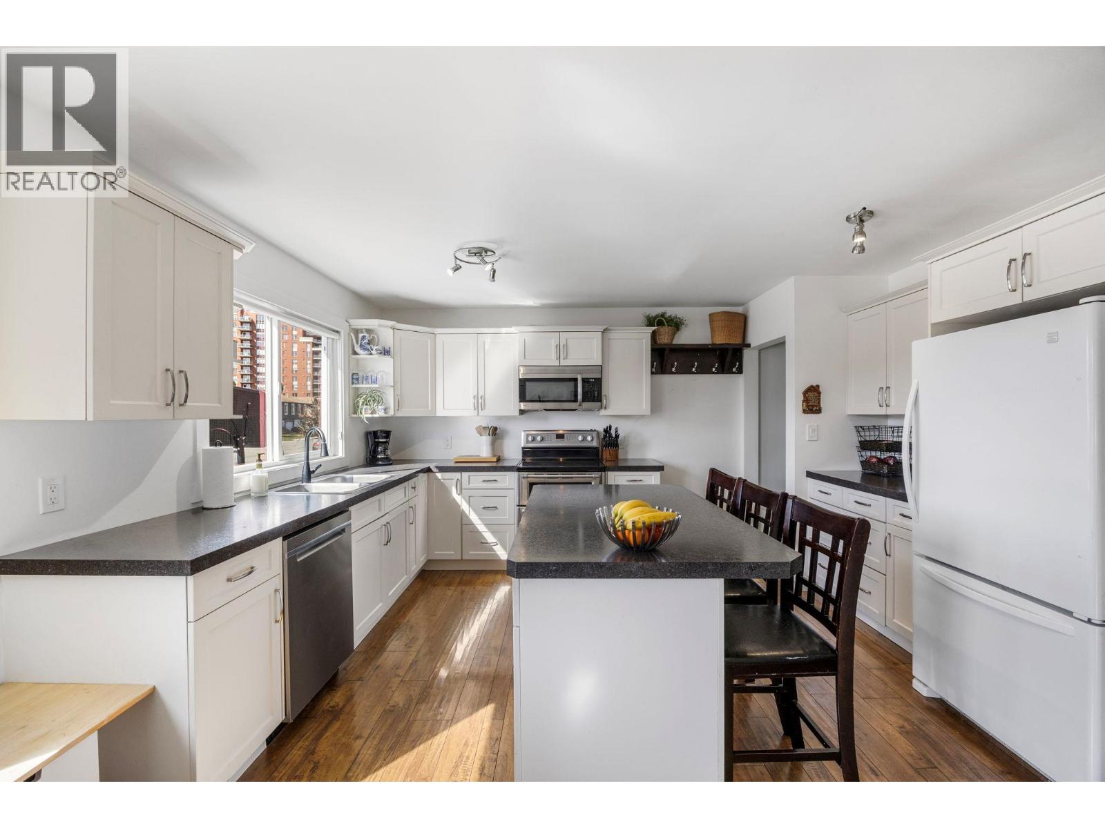  1224 Lawson Avenue, Kelowna
